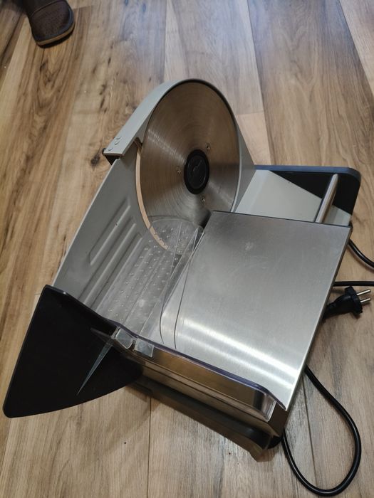 Krajalnica do serów i wędlin