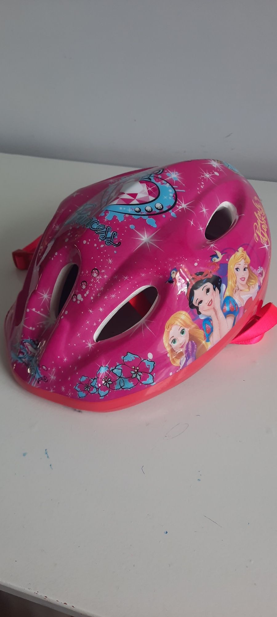 Kask rowerowy dla dziecka. Rozmiar M.