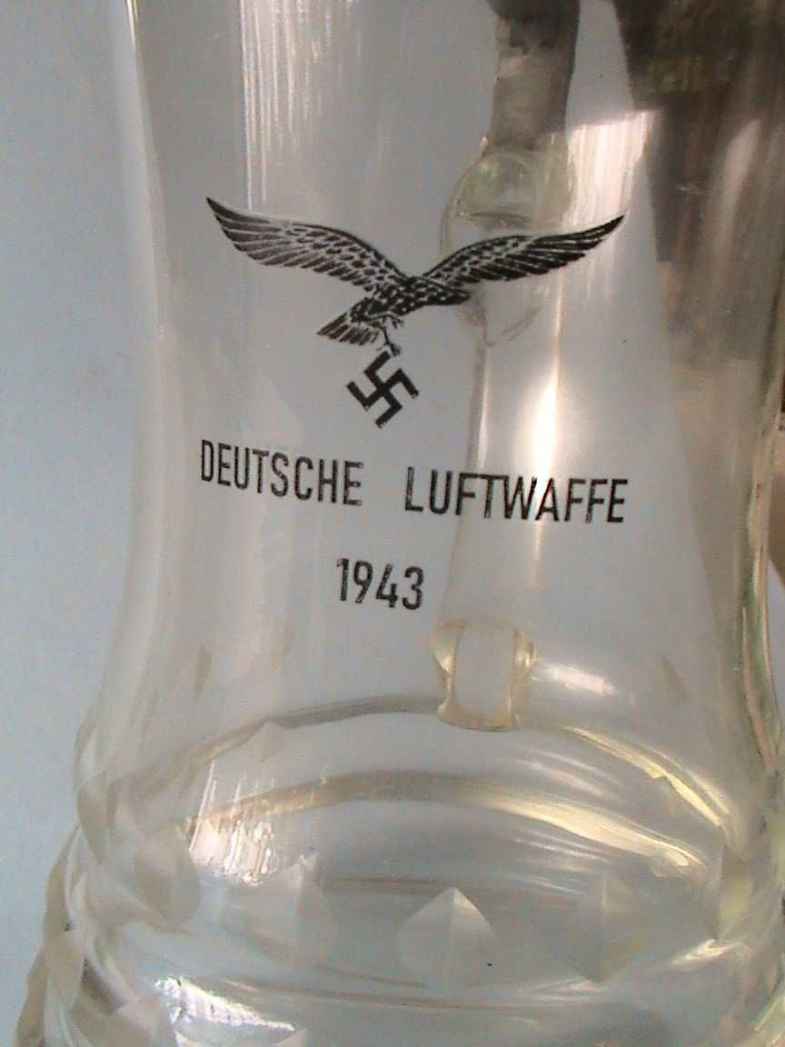 Kufel niemiecki z insygniami Luftwaffe 1943