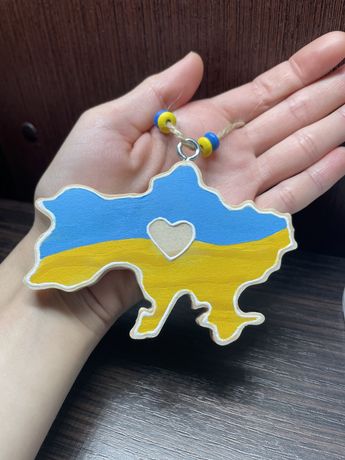 Ялинкова прикраса, дерев’яна іграшка «Україна»