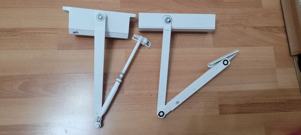 Дотягувач, доводчик білий, USK, G-U