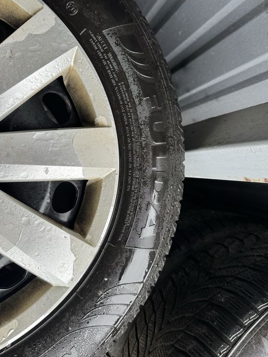 Комплект коліс на залізних дисках Volkswagen 215/60R16