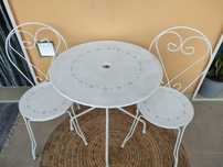 Conjunto mesa e duas cadeiras jardim