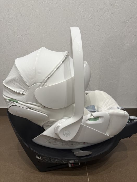 Автокрісло Cybex Cloud T i-Size Urban Mobility White + База Isofix