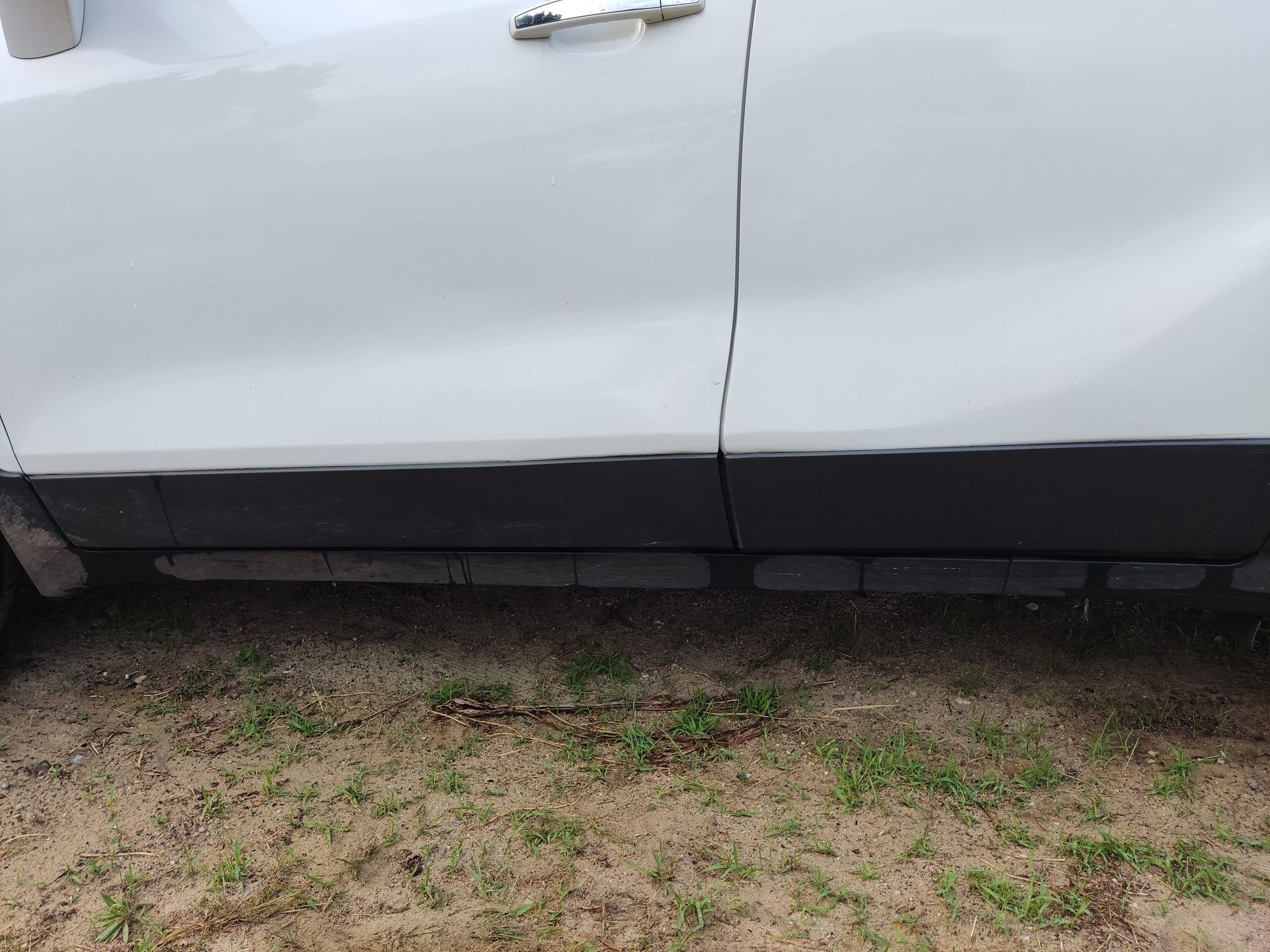 Opel Mokka Próg lewy prawy