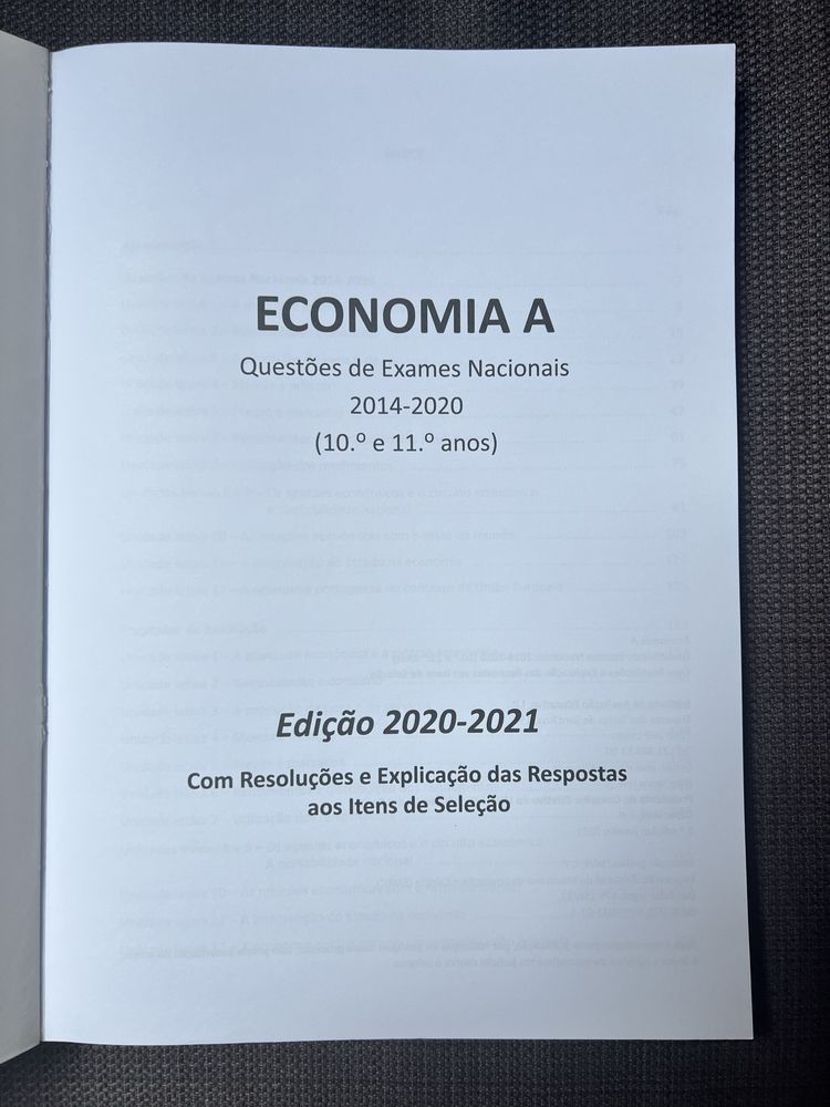 Livro preparação Exame Economia A