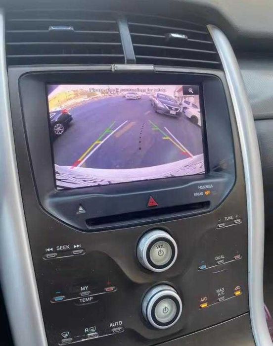 Камера заднього ходу виду на Ford Форд