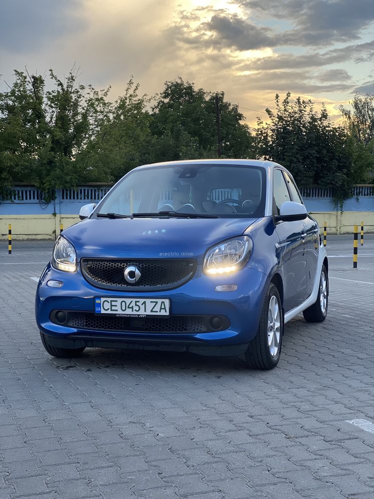 Електромобіль Smart Forfour EQ 2018