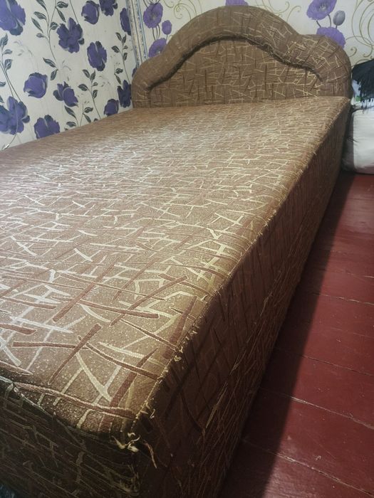 Двоспальне ліжко 2м х 1,5м