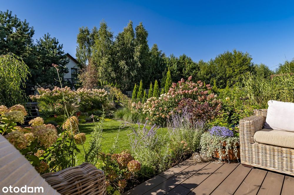 Mój przytulny dom z naturalistycznym ogrodem, fotowoltaiką i garażem