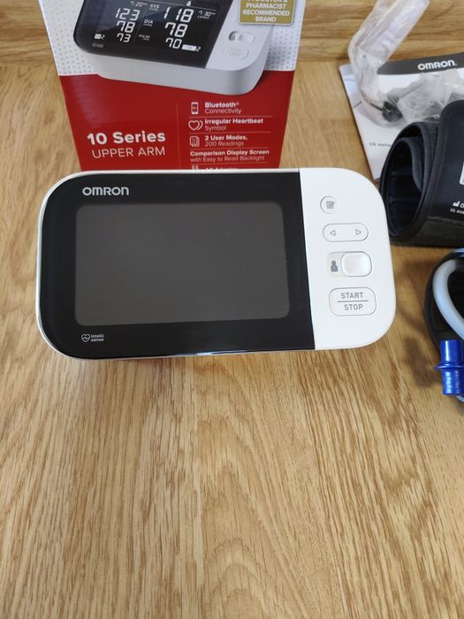 Тонометр Omron M6 Comfort