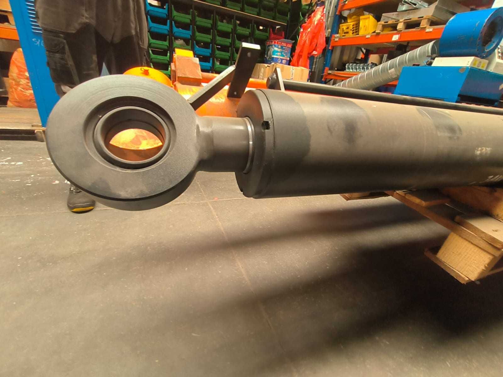 Siłownik do dźwignika bramowego ELBO DB-12