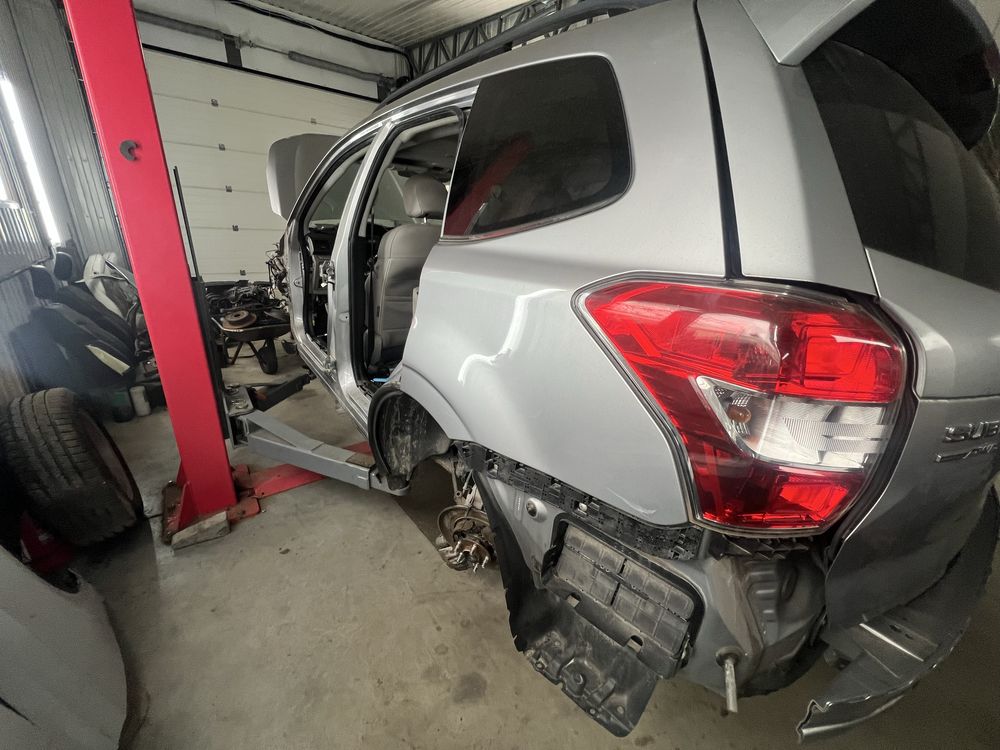 Четверть телевизор ланжерон Subaru Forester SJ S13 2013 2014 2015 2016