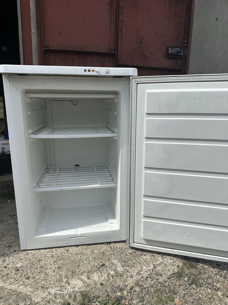 Морозильна камера zanussi