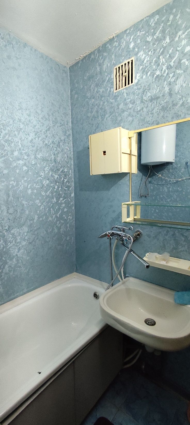 Продаж 3-х кімнатної квартири в.Фабрична