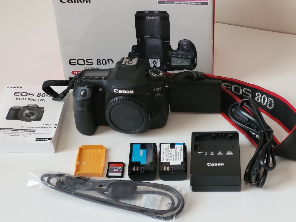 Canon Eos 80d з об'єктивом EF 17-55 f/2,8 is usm і спалахом 580 exII