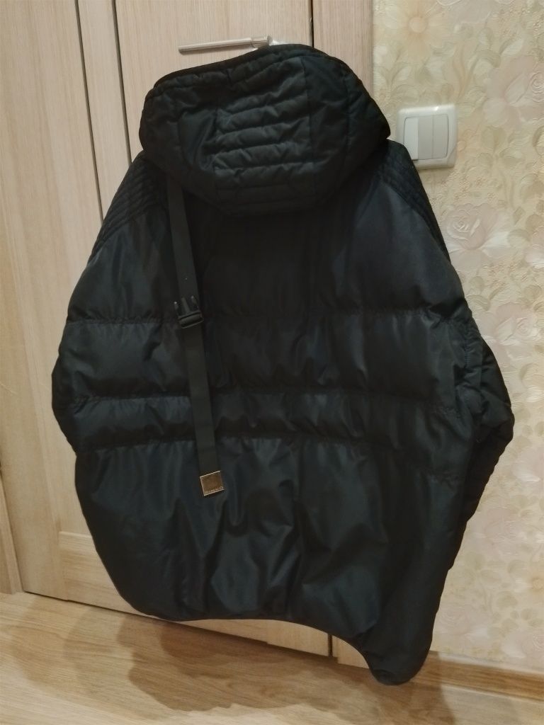 Продам пуховик Pinko