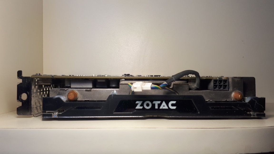 Видеокарта Zotac GTX 1060 6Gb  (6 Гб, GDDR5, 192 bit, PCI-E 3.0 x16)