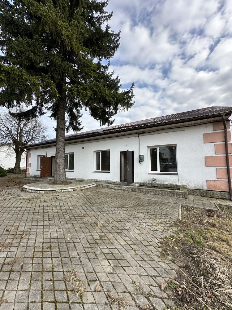 Ділянка з 2 будинаками в Здолбунові під житло або бізнес