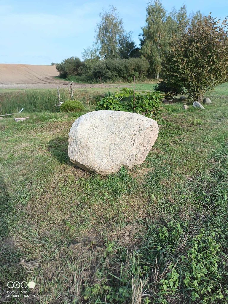 Duży kamień kamień