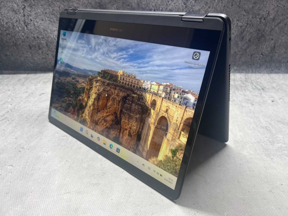 ASUS ZenBook Flip S / i5 8250u 3.4GHz / 8GB DDR4 / 256SSD / 13.3FHD