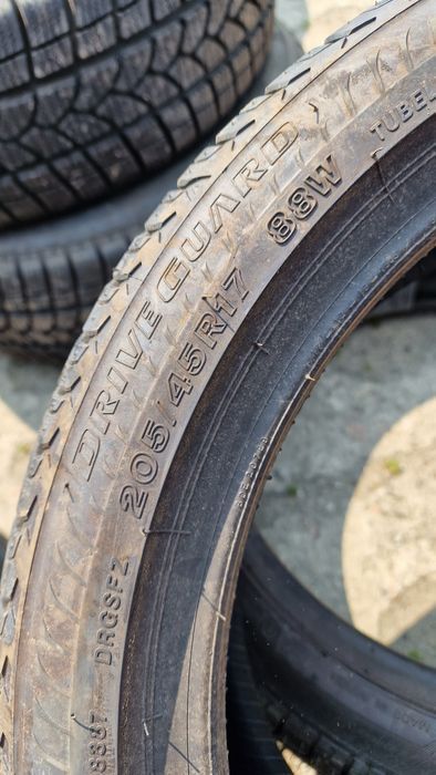 205/45r17 Bridgestone DriveGuard RFT 88W