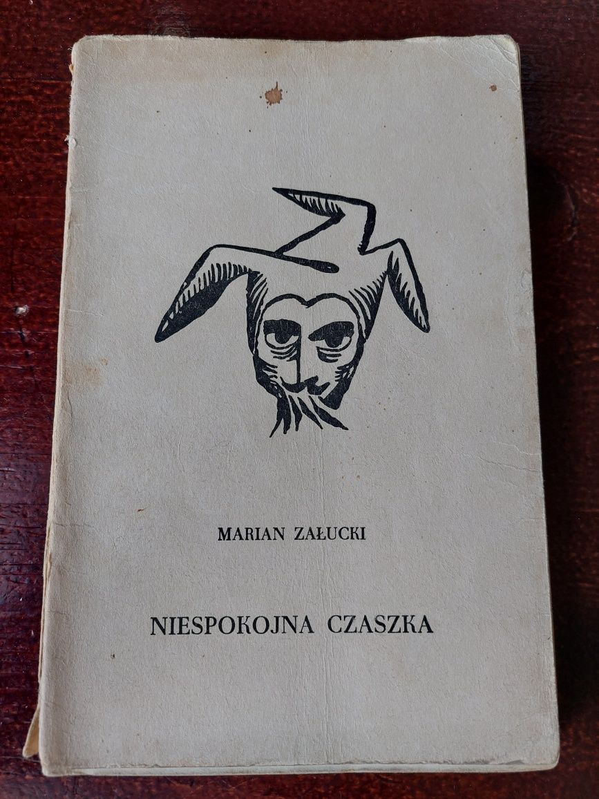 Marian Załucki - Niespokojna czaszka