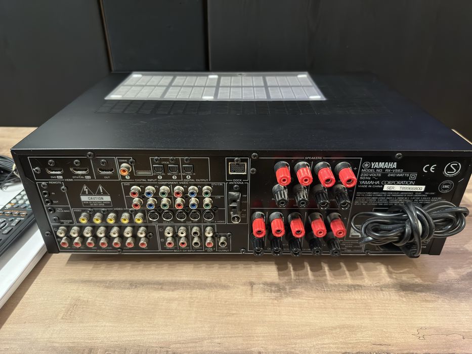 Yamaha RX-V563 Amplituner Kina Domowego 7.1