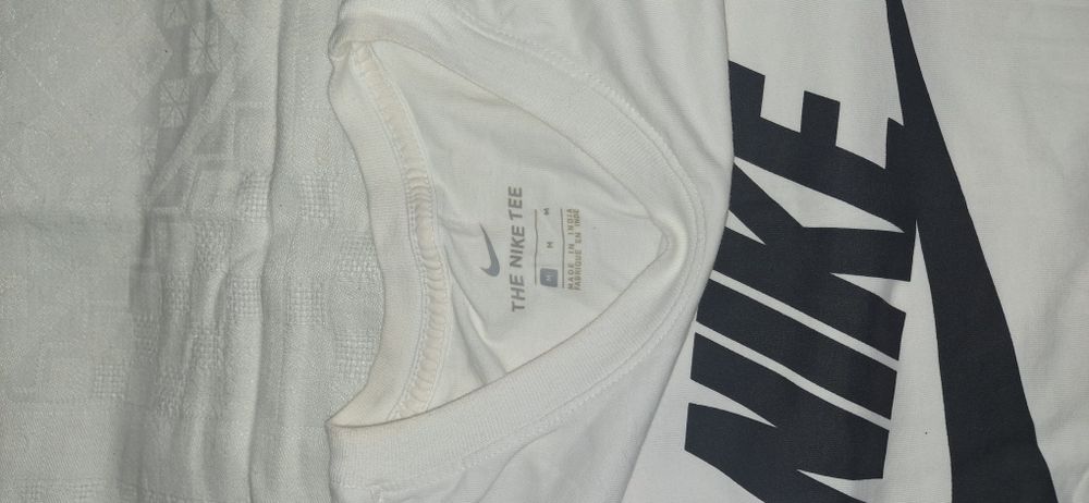 Футболка the nike tee