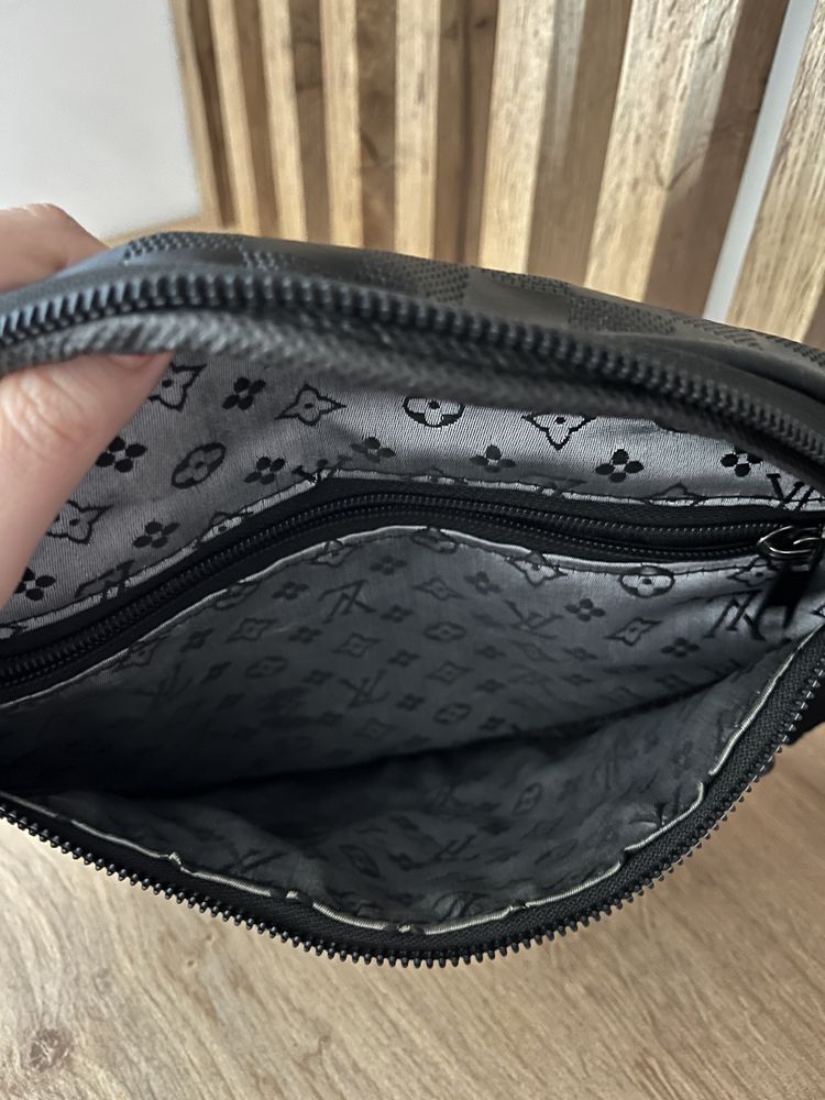 Czarna nerka loius vuitton