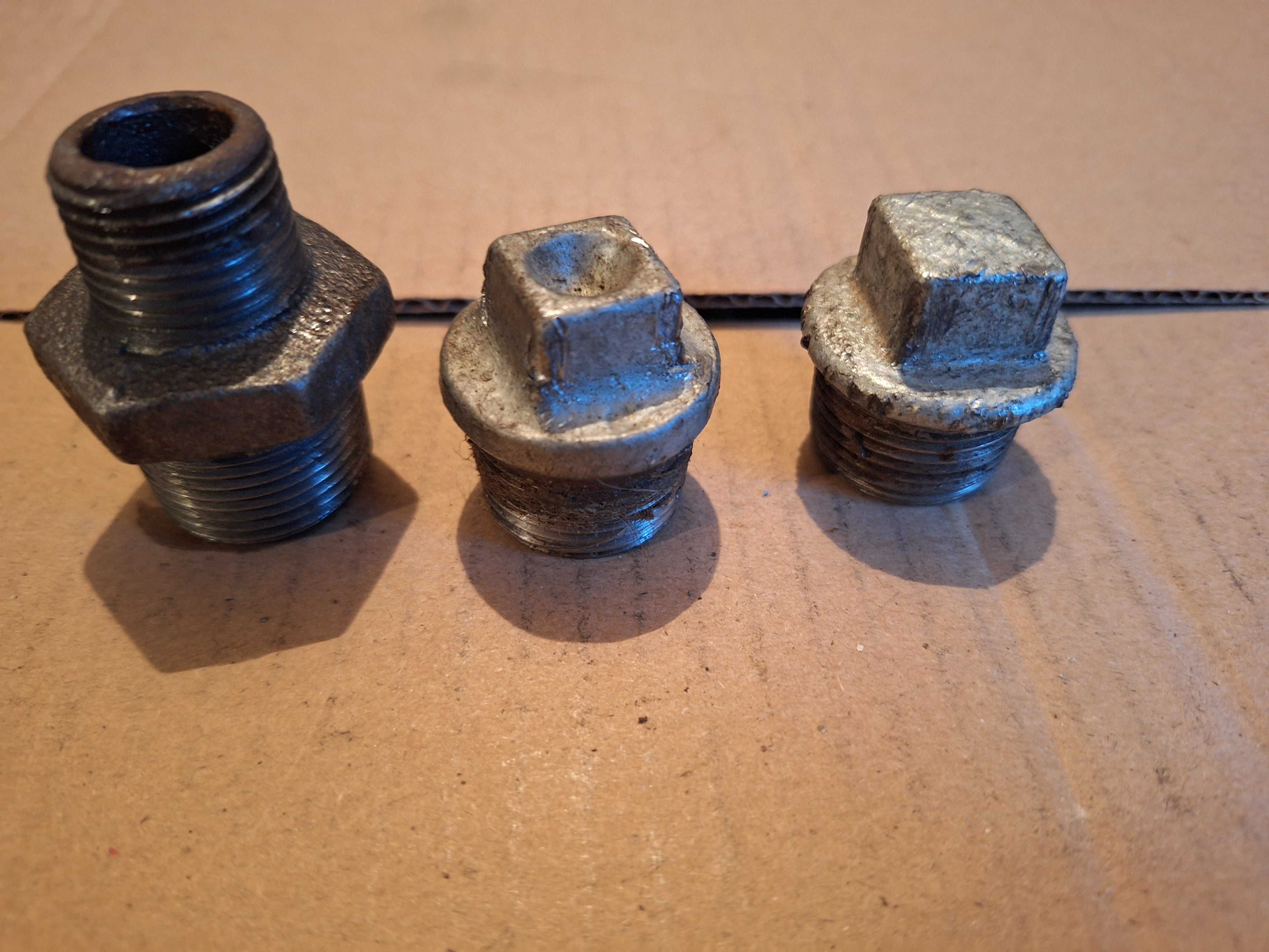 Korek 3/4" 2szt. i nypel redukcyjny z 3/4" na 1/2"