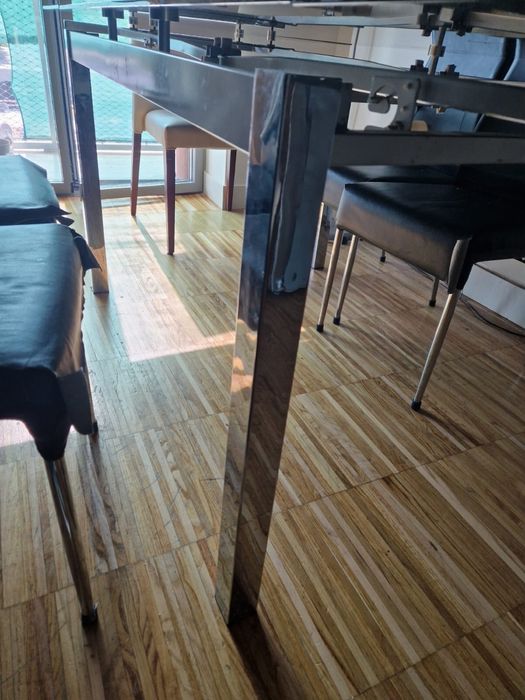 Mesa de vidro preta