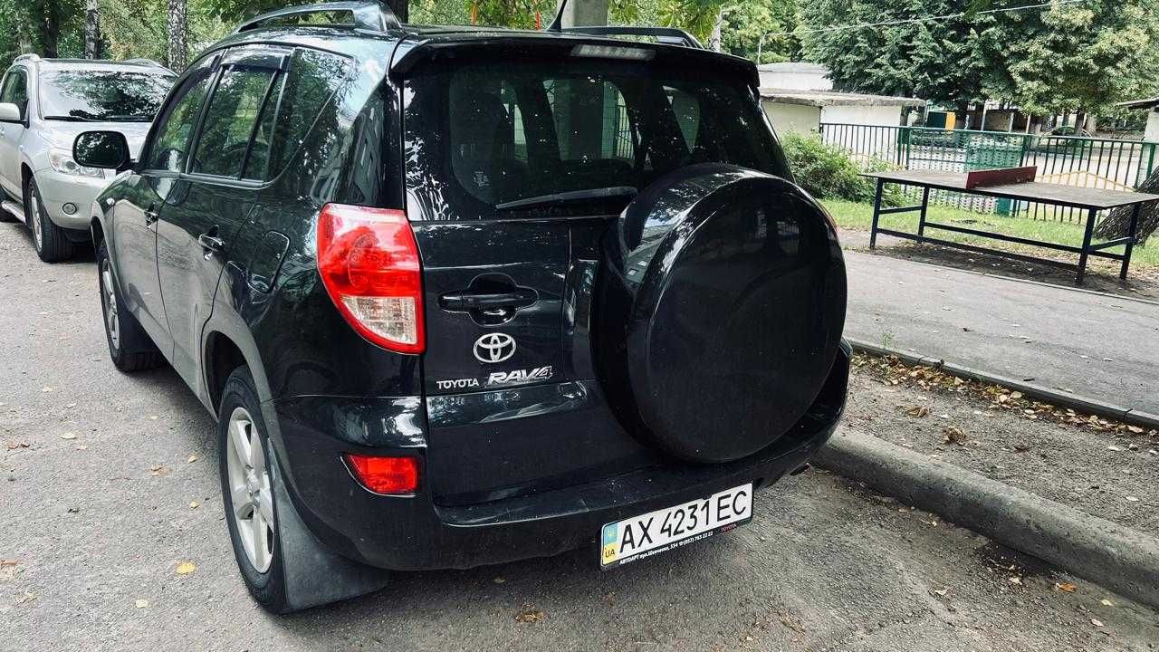 Продаж Toyota RAV4