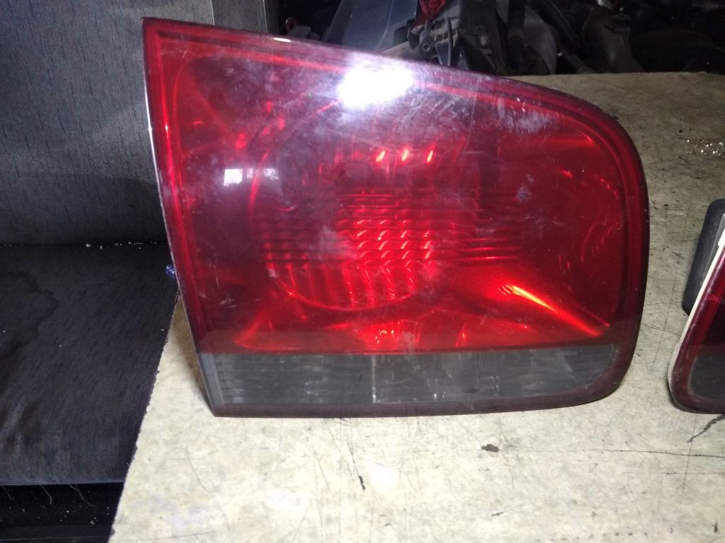 Lampa tył z klapy prawa lewa VW Touareg oryginał 7L