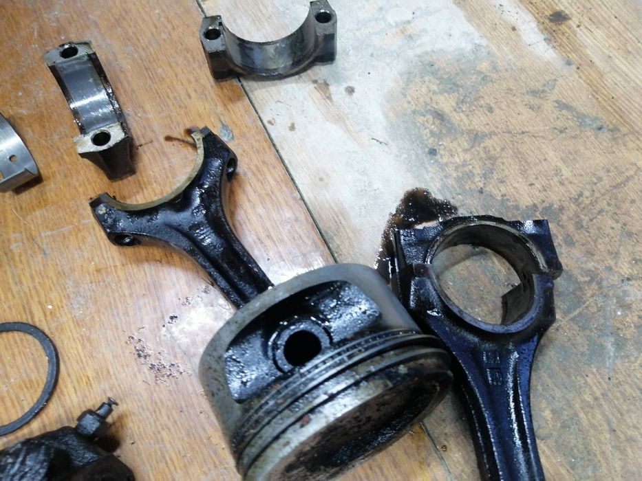 Омега А остатки ДВС. Два коллектора, коленвал под расточку.