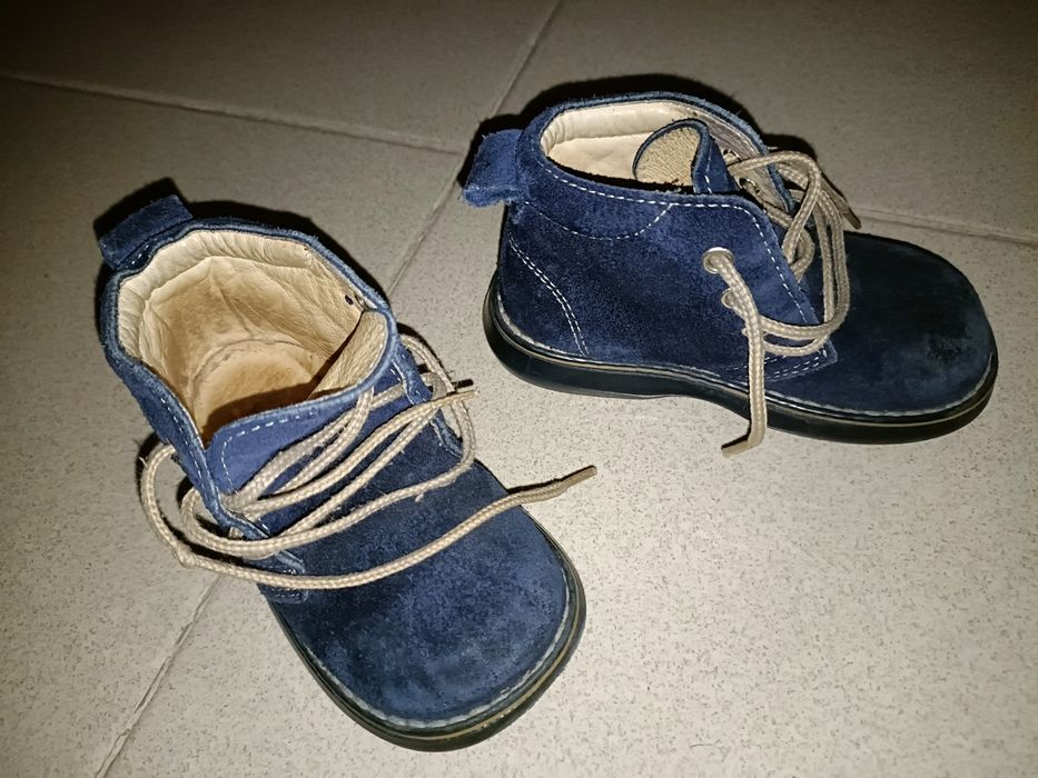 Botas criança confortáveis em pele