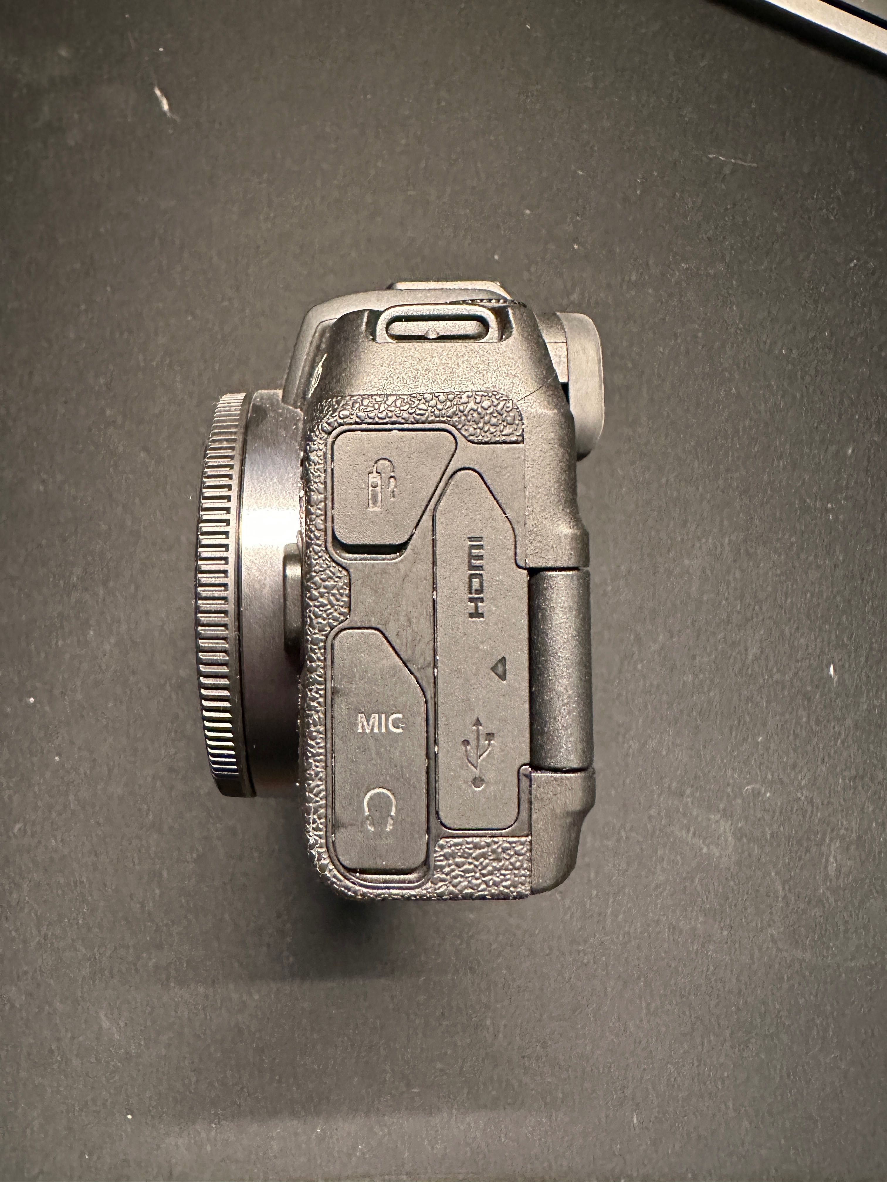 Canon EOS RP (body) – Stan bardzo dobry, bardzo niski przebieg