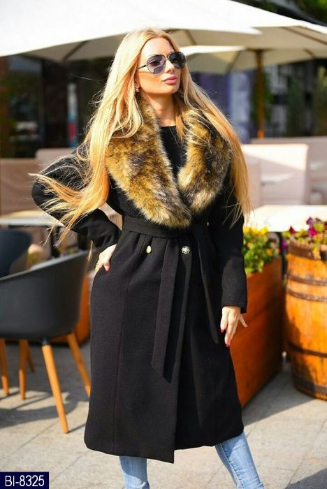 зимнее женское пальто с очень красивым мехом с энота(искусственный)сье