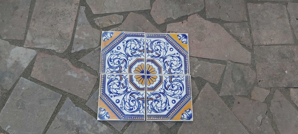 Vendo azulejos antigos