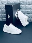 Женские кроссовки adidas белые стильные кеды адидас