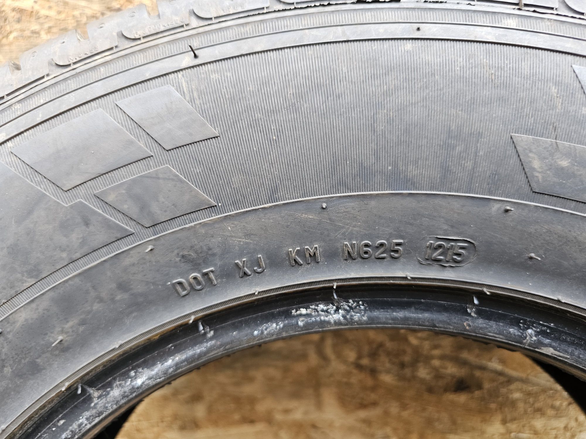 Idealne!!  9mm. 185/80 r14C Pirelli Carier   1215