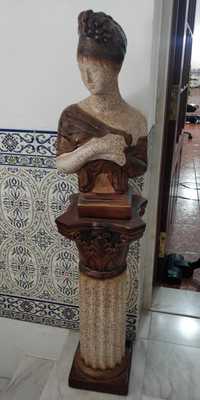 Estatua cerâmica