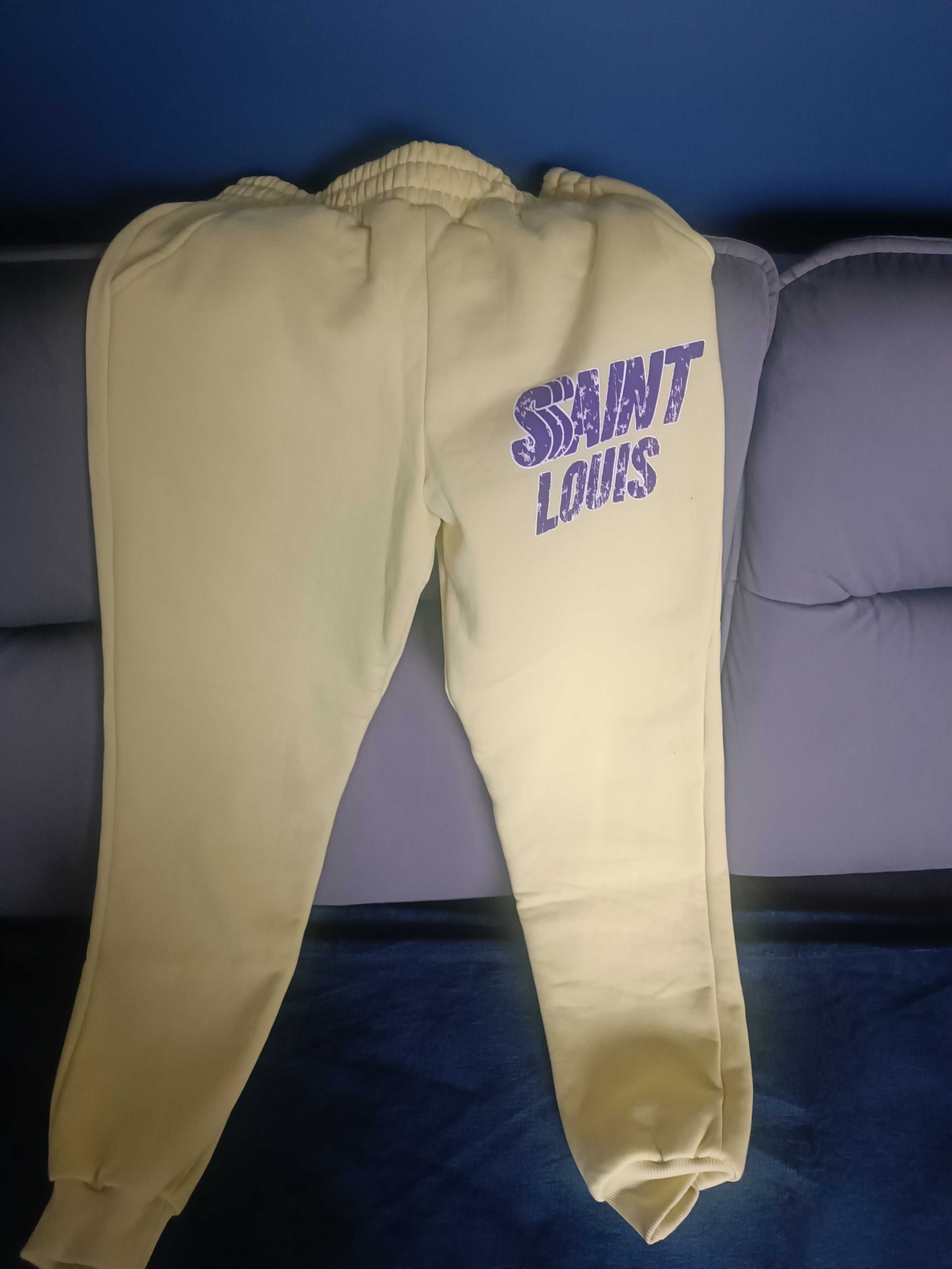Dresy Saint Louis