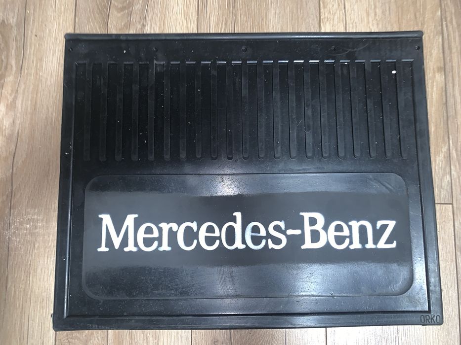 Брызговик Mercedes-Benz (470х370) простая надпись (Резина, Турция)
