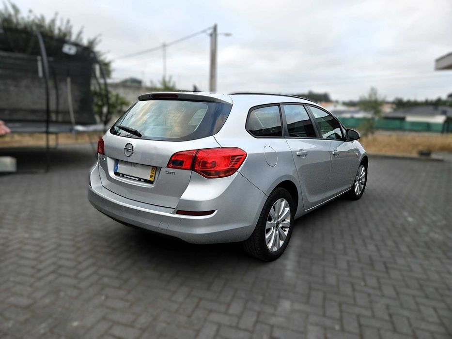 Opel Astra J Sports Tourer 1.7 CDTI (110cv) (versão 150 ADAM) (2012)