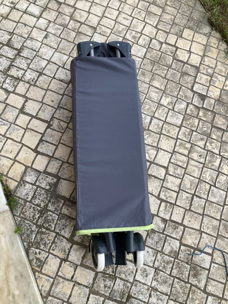 Cama de viagem para bebes em bom estado