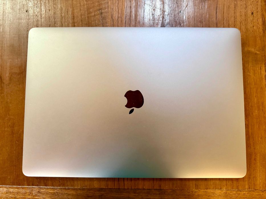 MacBook Pro 15" 2018 / 16GB RAM / 512GB SSD