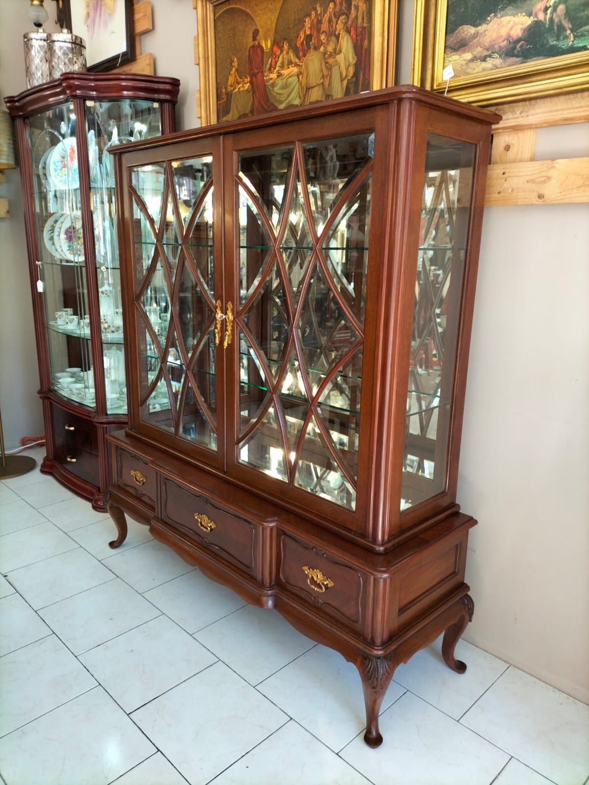 Móvel/Vitrine estilo Queen Anne