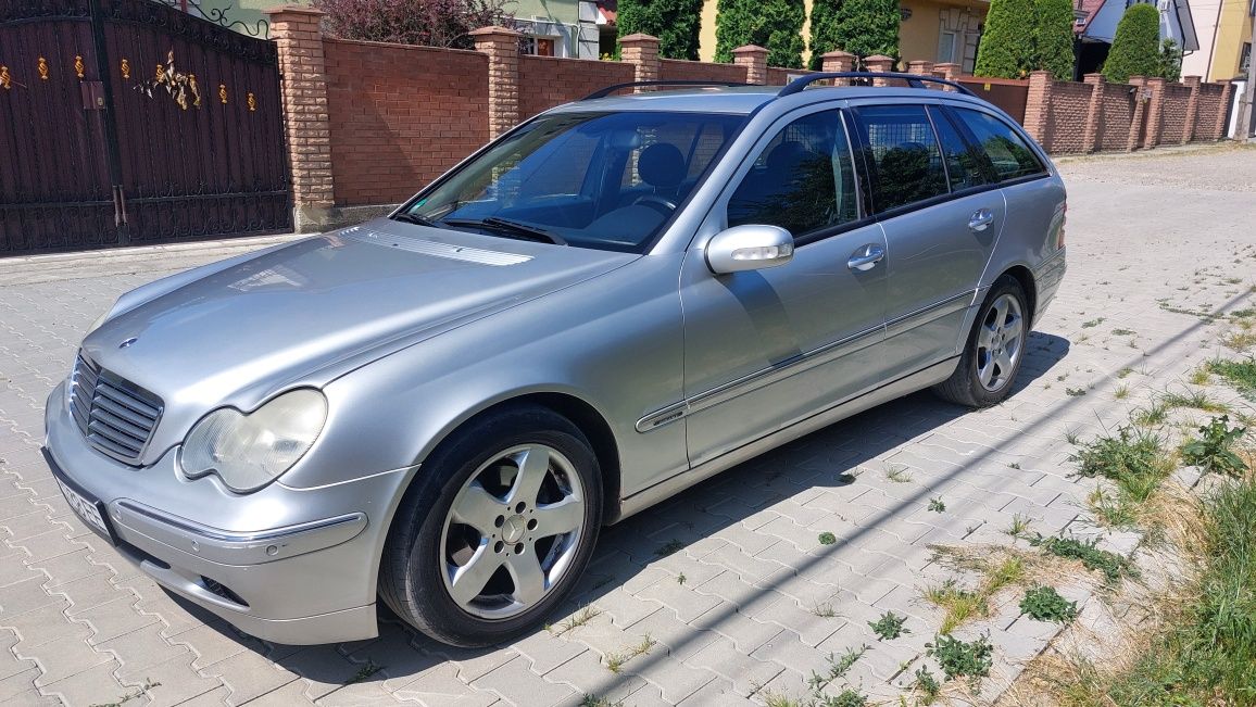 Mercedes-Benz C-Class Elegance 2003 W203 220CDI Автомат