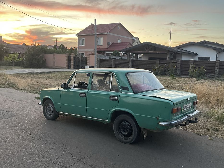 Продам жигу под дрифт 21011